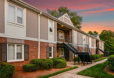 Pet Friendly Apartments for Rent in Charlotte (NC) – RentCafe.